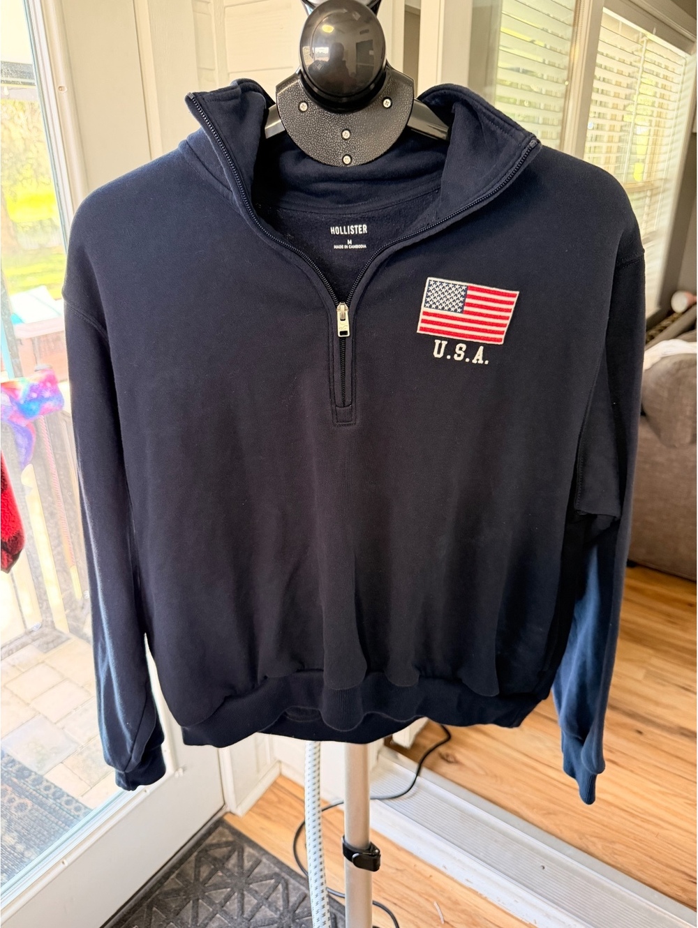 Hollister Men's Navy Blue Half-Zip Pullover Sweatshirt USA M